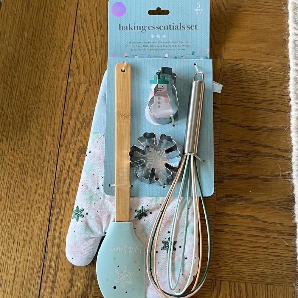 NWT Holiday Baking Set Snowflake Let it Snow - Mint and Silver